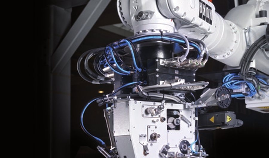Cabezal KSL RS 512 de puntada ciega montado en un robot